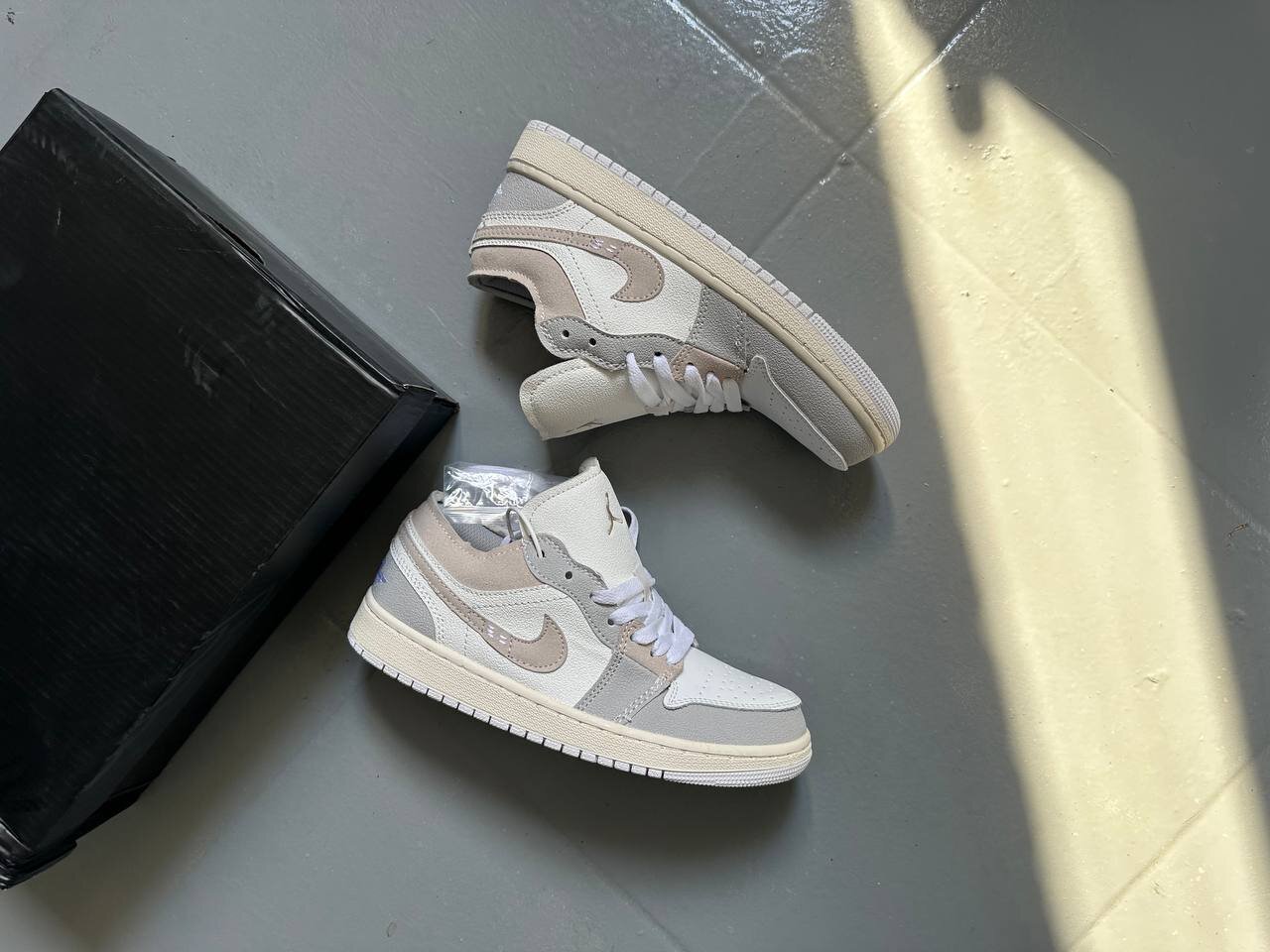 Jordan 1 Low SE Craft