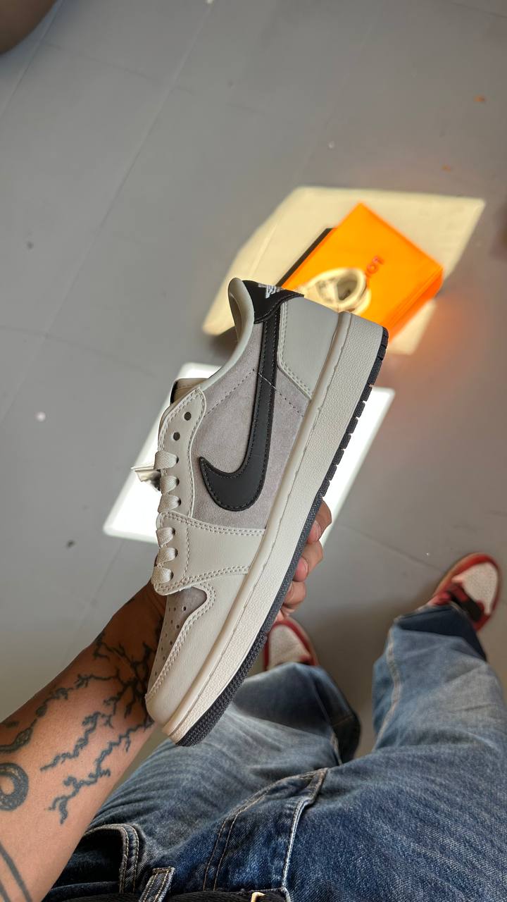 Jordan 1 Travis Scott Louis Vuitton