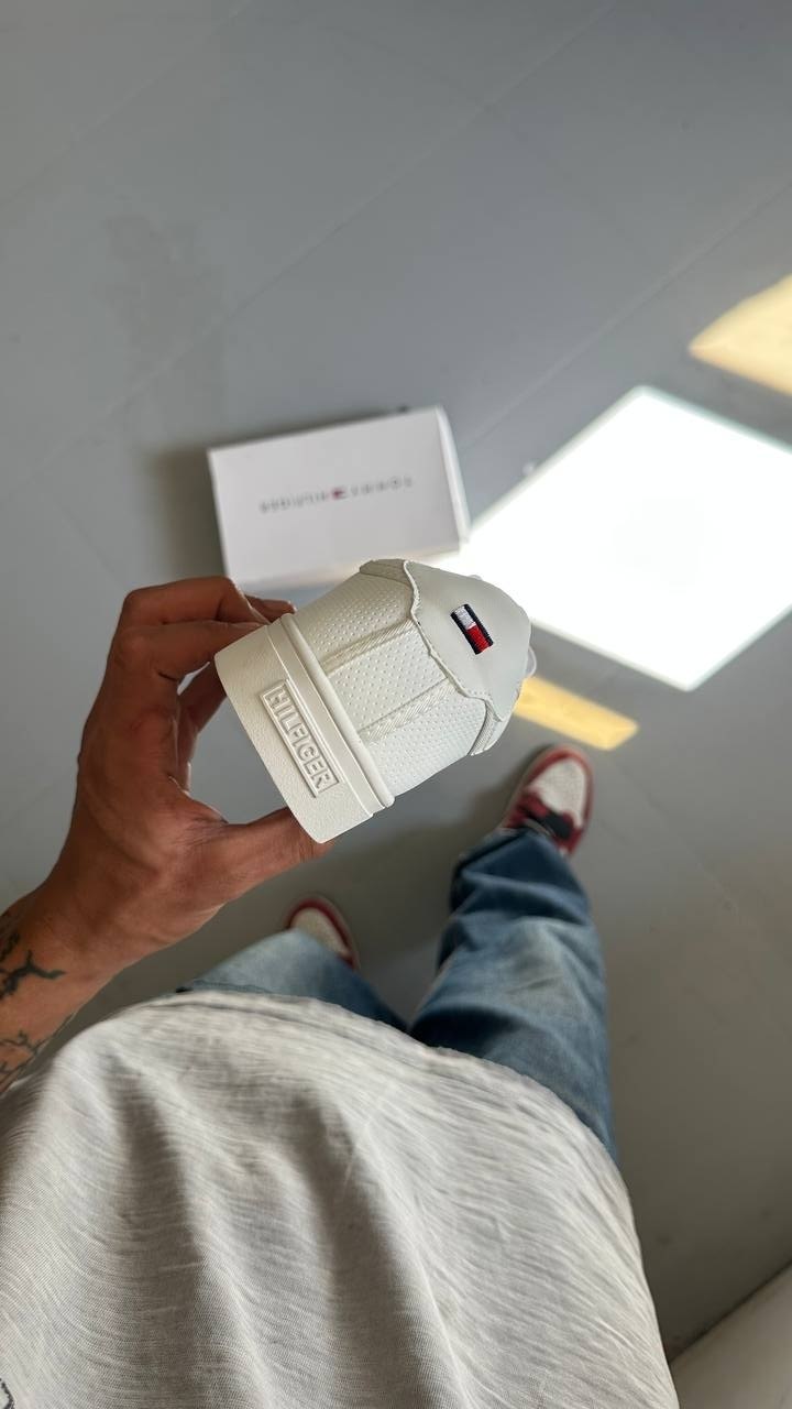 Tommy Hilfiger