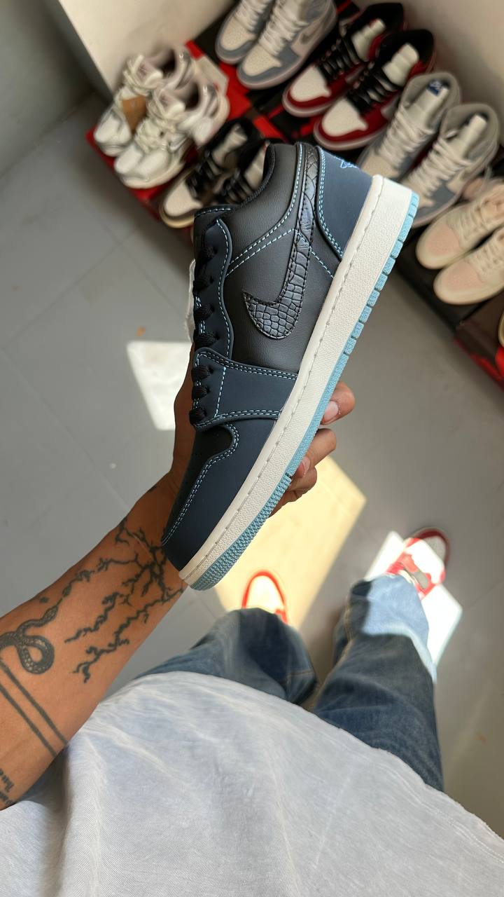 Jordan 1 Low SE Black Dark Obsidian