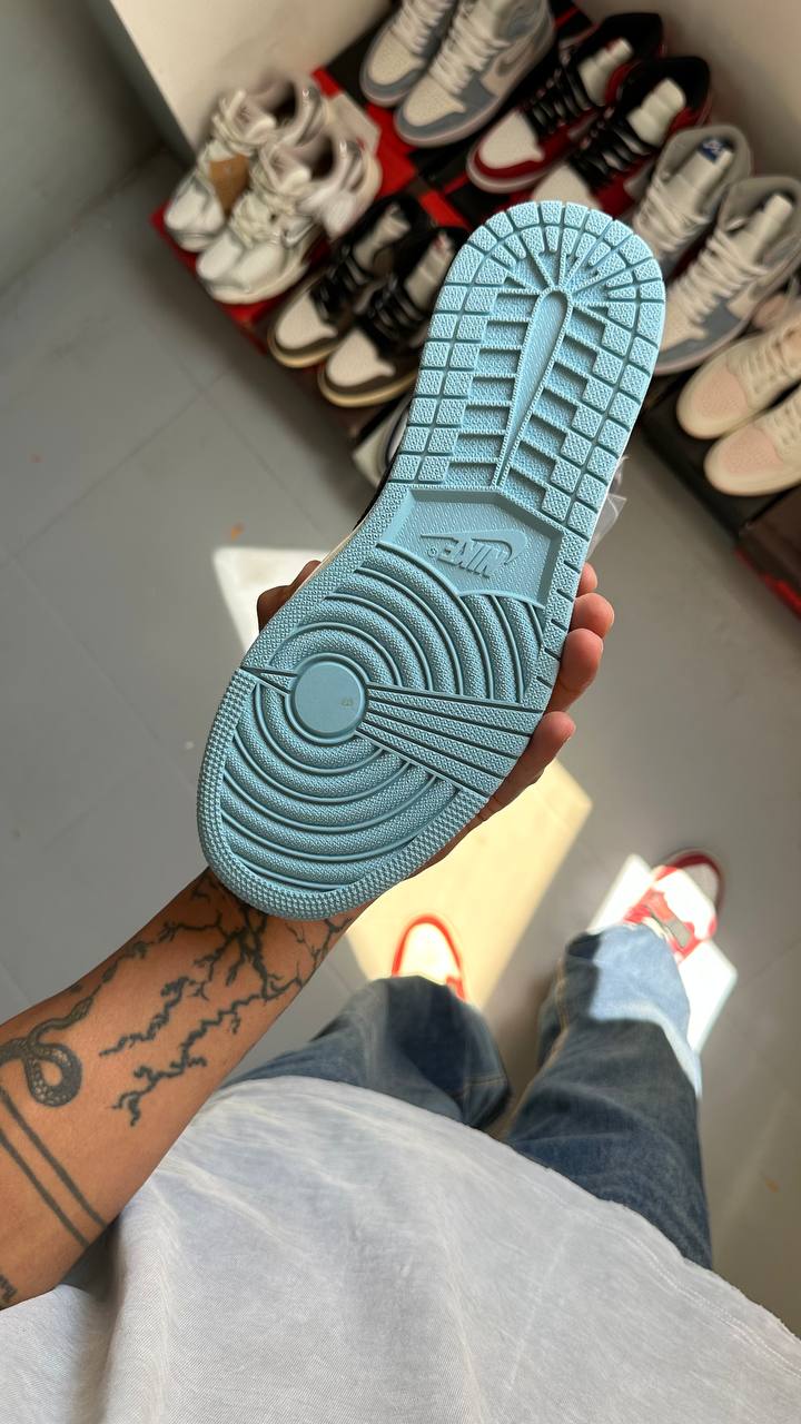 Jordan 1 Low SE Black Dark Obsidian