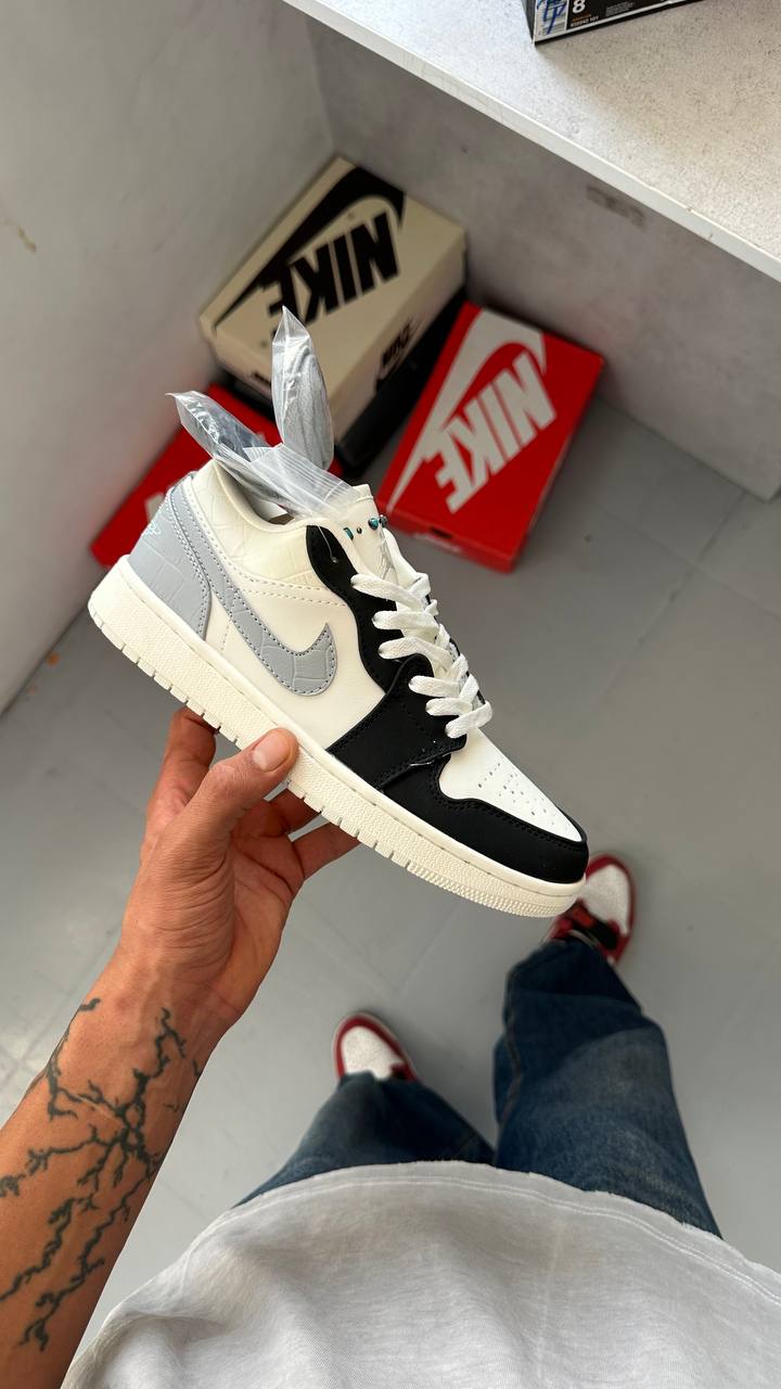 Jordan 1 Low Turquoise Stone