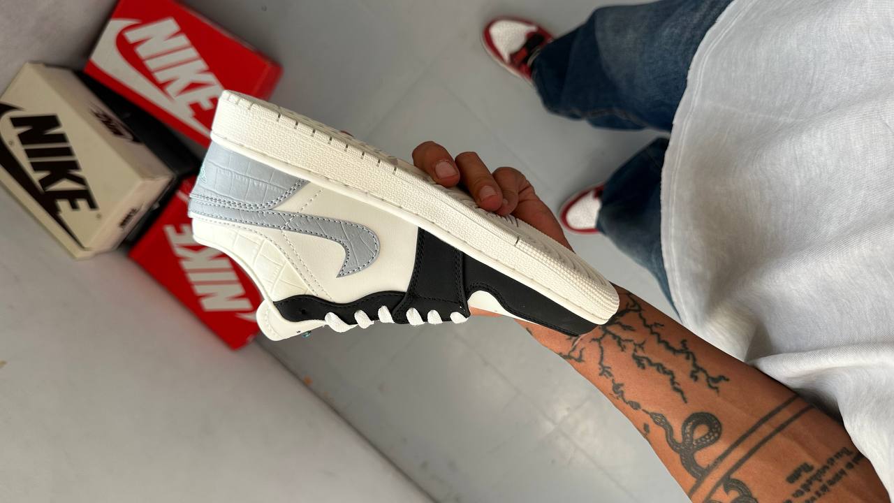 Jordan 1 Low Turquoise Stone